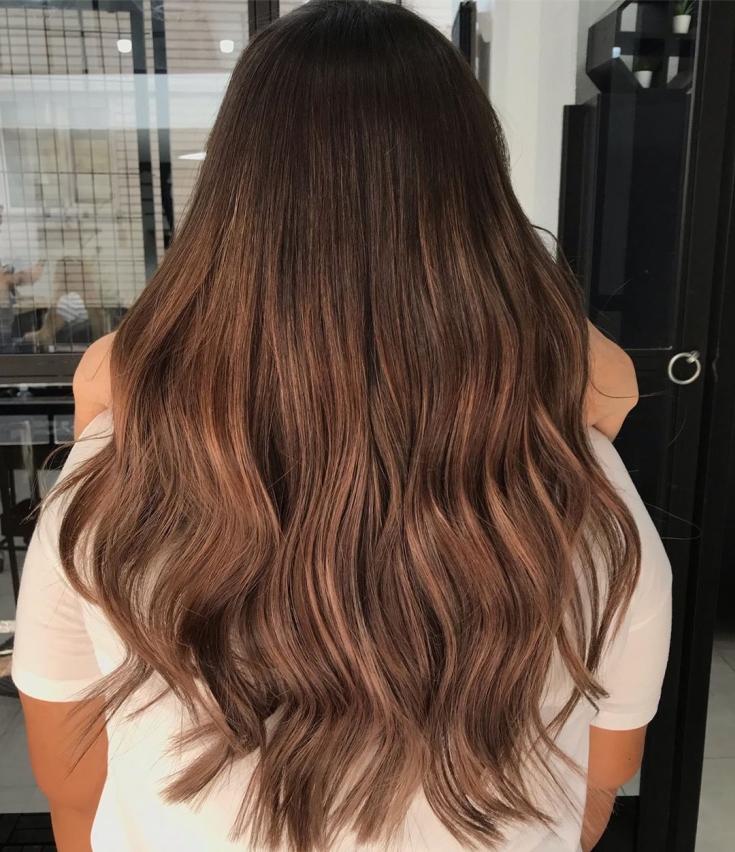 Couleur de cheveux brun froid