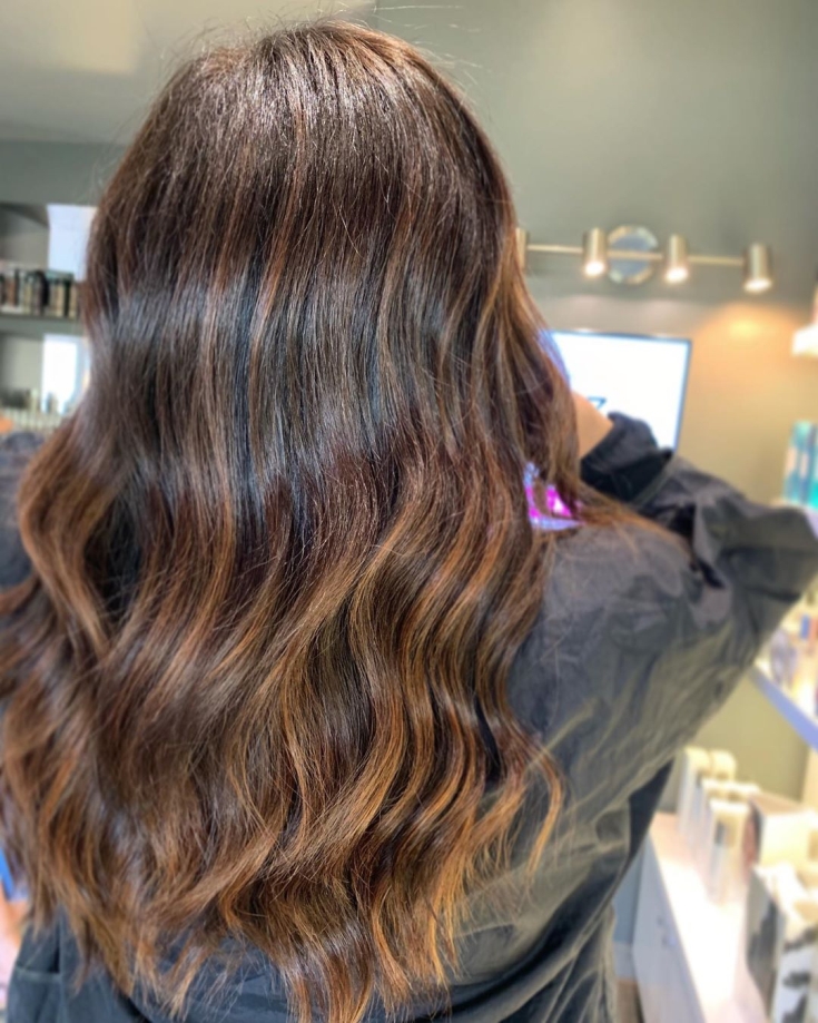 Couleur de cheveux brun doré