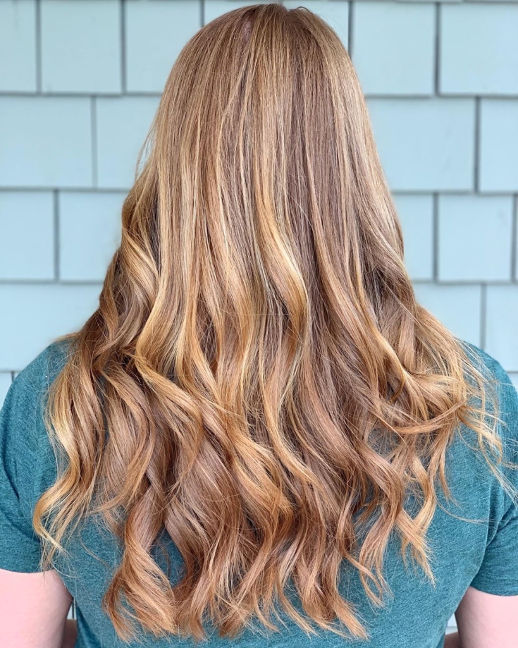 Couleur des cheveux blanc-brun