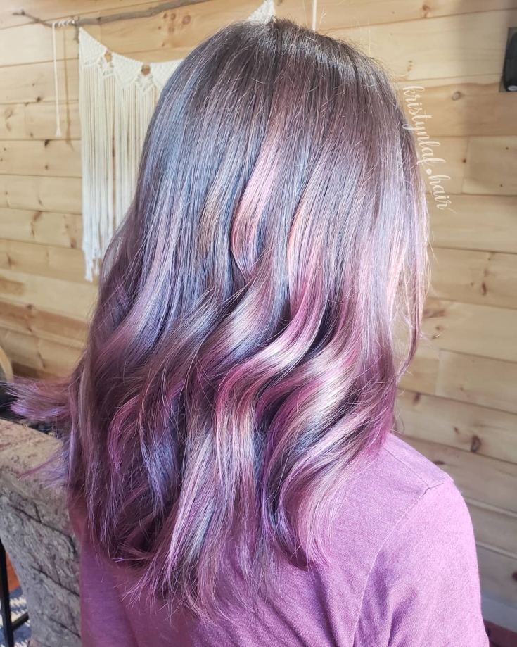 Couleur de cheveux rose perle