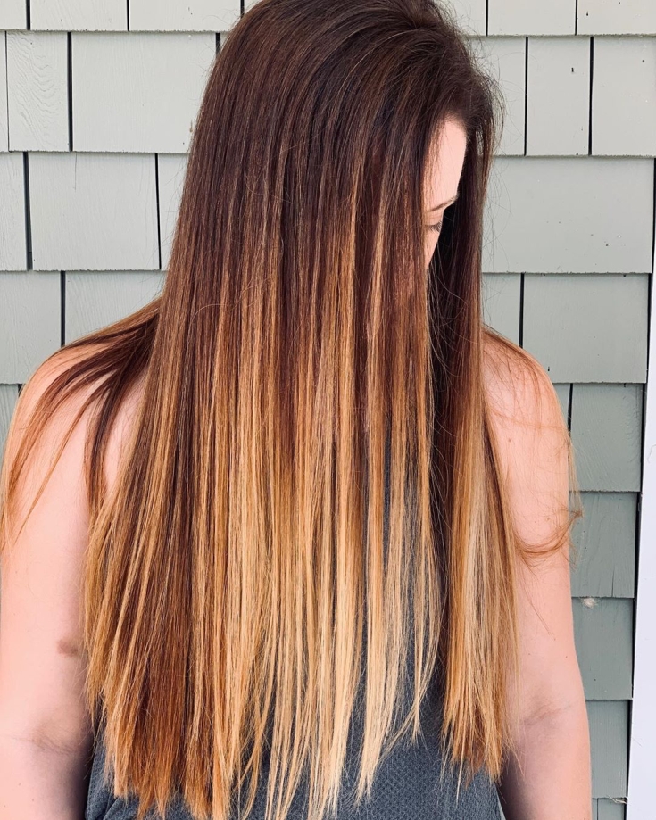 Couleur des cheveux blanc-brun