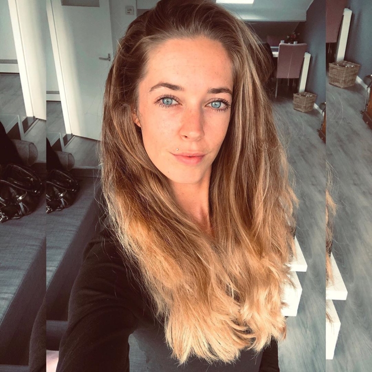Couleur des cheveux blanc-brun
