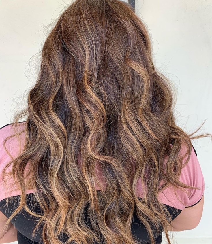 Couleur des cheveux blanc-brun