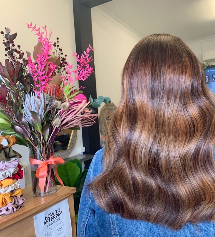 Couleur de cheveux brun doré