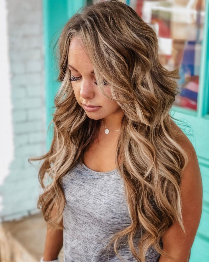 Couleur des cheveux blanc-brun
