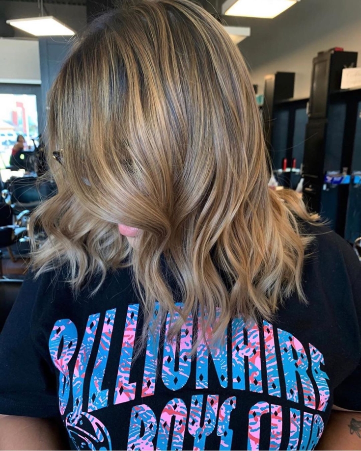 Photo couleur de cheveux châtain clair