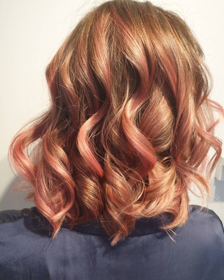 Couleur de cheveux en or rose