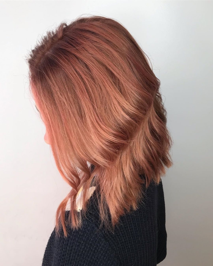 Couleur de cheveux en or rose