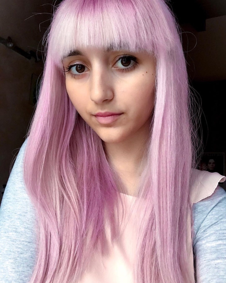 Couleur de cheveux rose perle