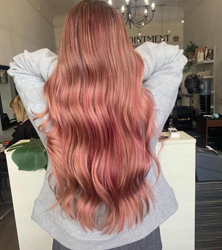 Couleur de cheveux rose perle