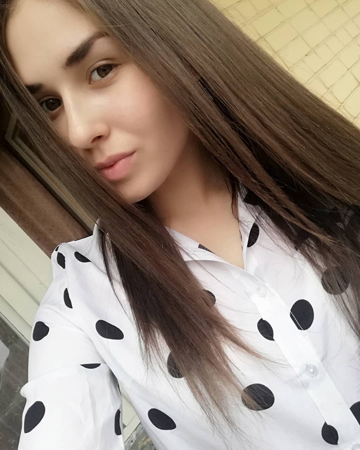 Couleur des cheveux peau pâle yeux marron