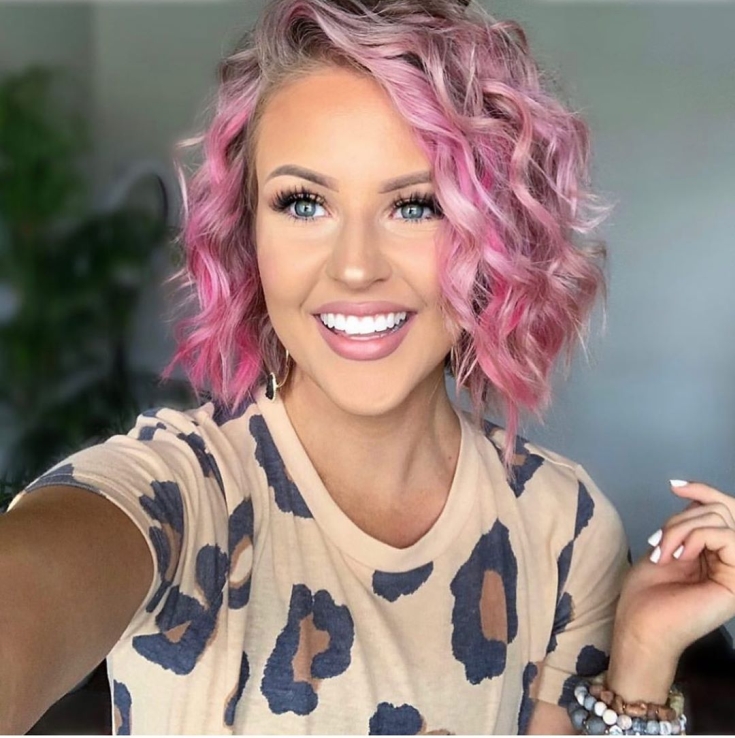 Couleur de cheveux rose cendré
