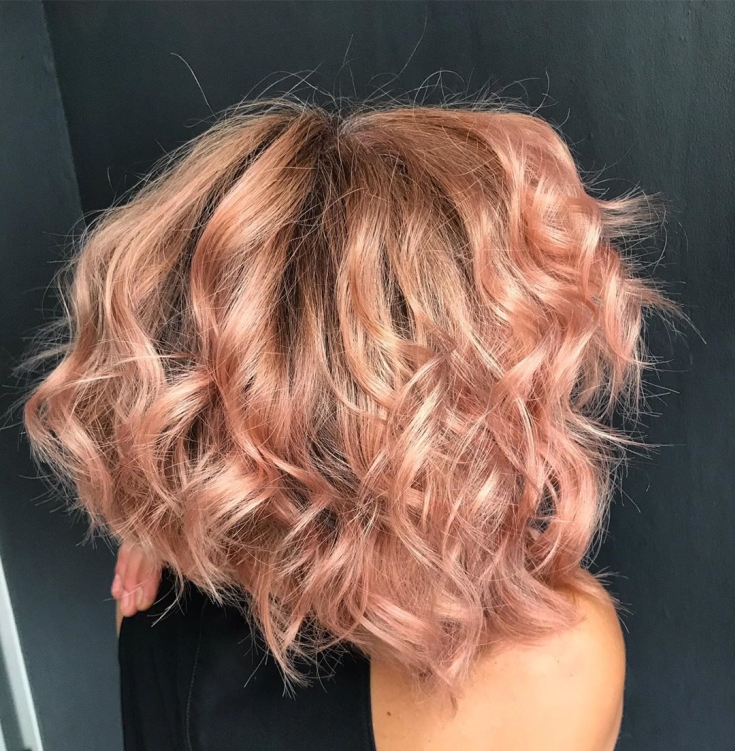 Couleur de cheveux en or rose