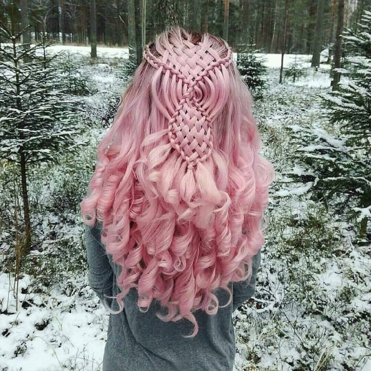 Couleur des cheveux blond rose