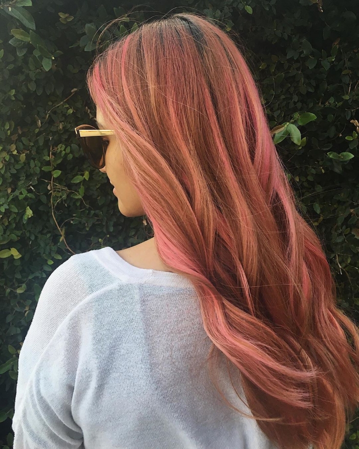 Couleur de cheveux en or rose