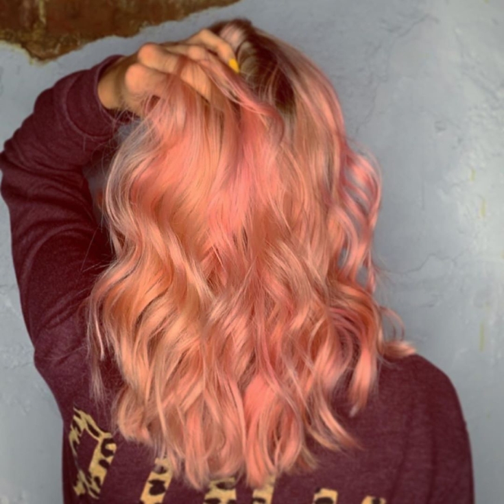 Couleur de cheveux en or rose