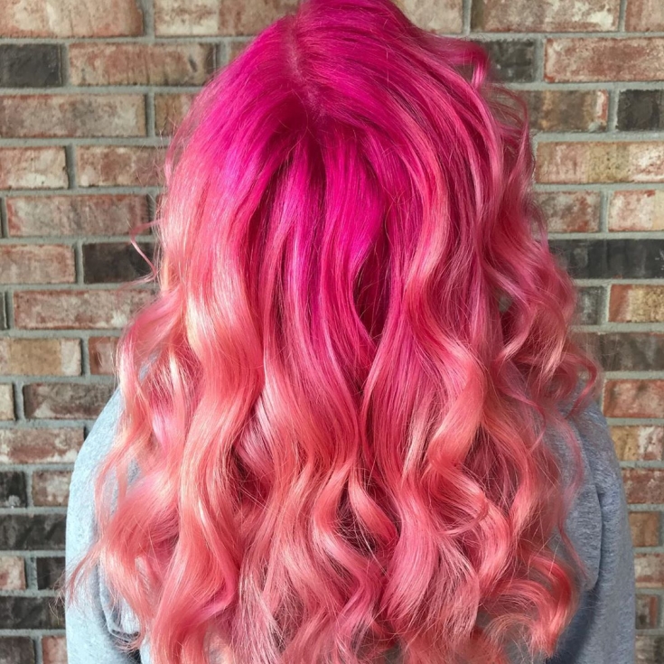 Couleur de cheveux rose perle