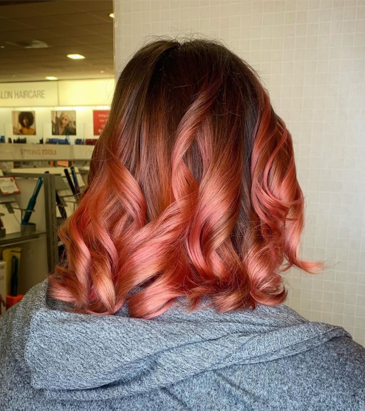 Couleur de cheveux en or rose
