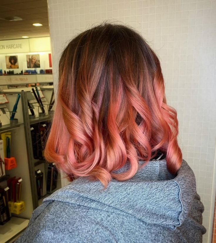 Couleur de cheveux en or rose