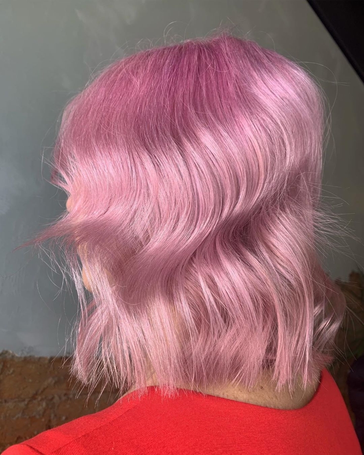 Couleur des cheveux blond rose