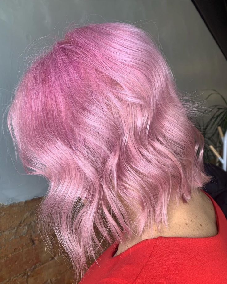 Couleur de cheveux rose cendré