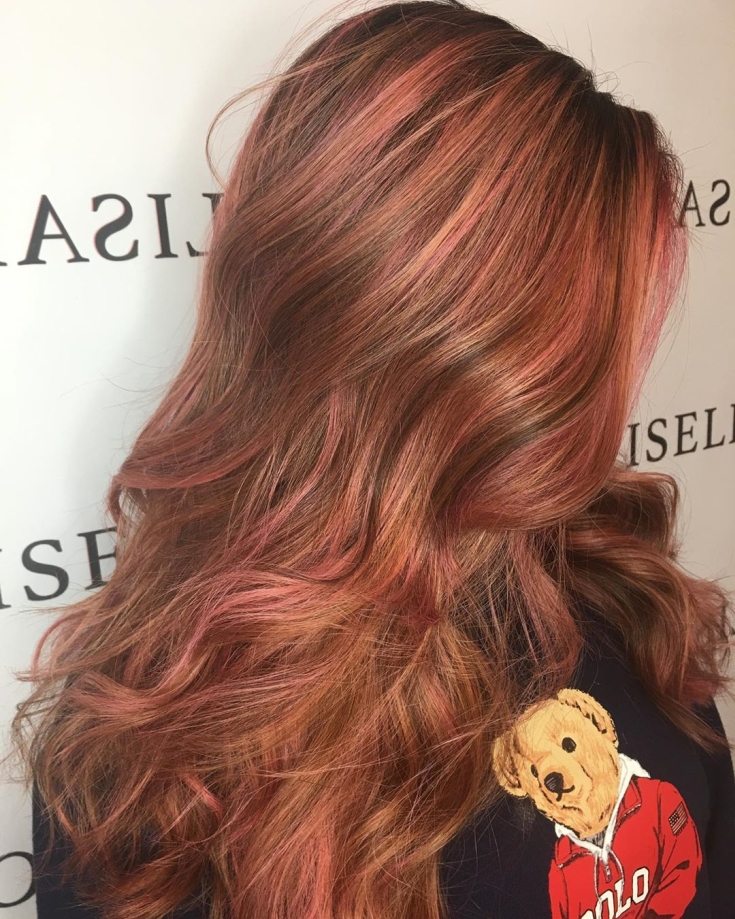 Couleur de cheveux en or rose