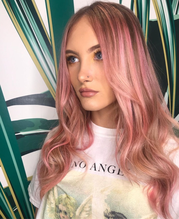 Couleur de cheveux en or rose