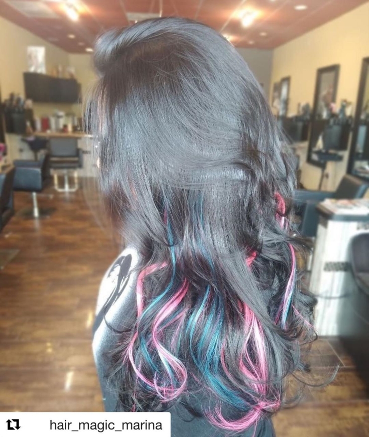 Couleur de cheveux gris-rose