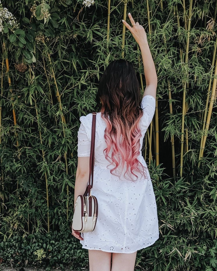 Couleur de cheveux brun-rose