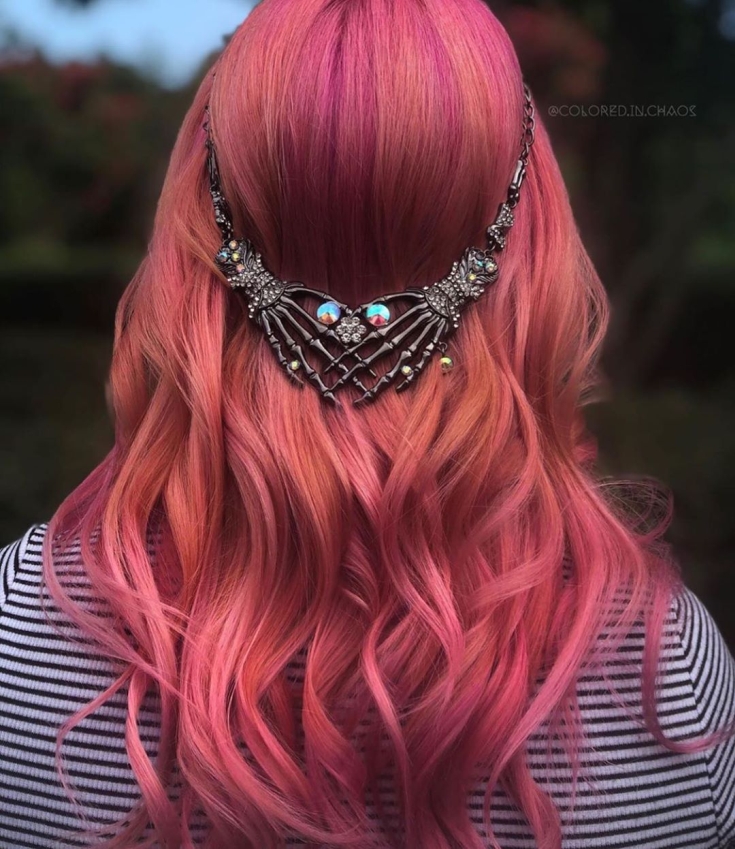 Couleur de cheveux rose perle