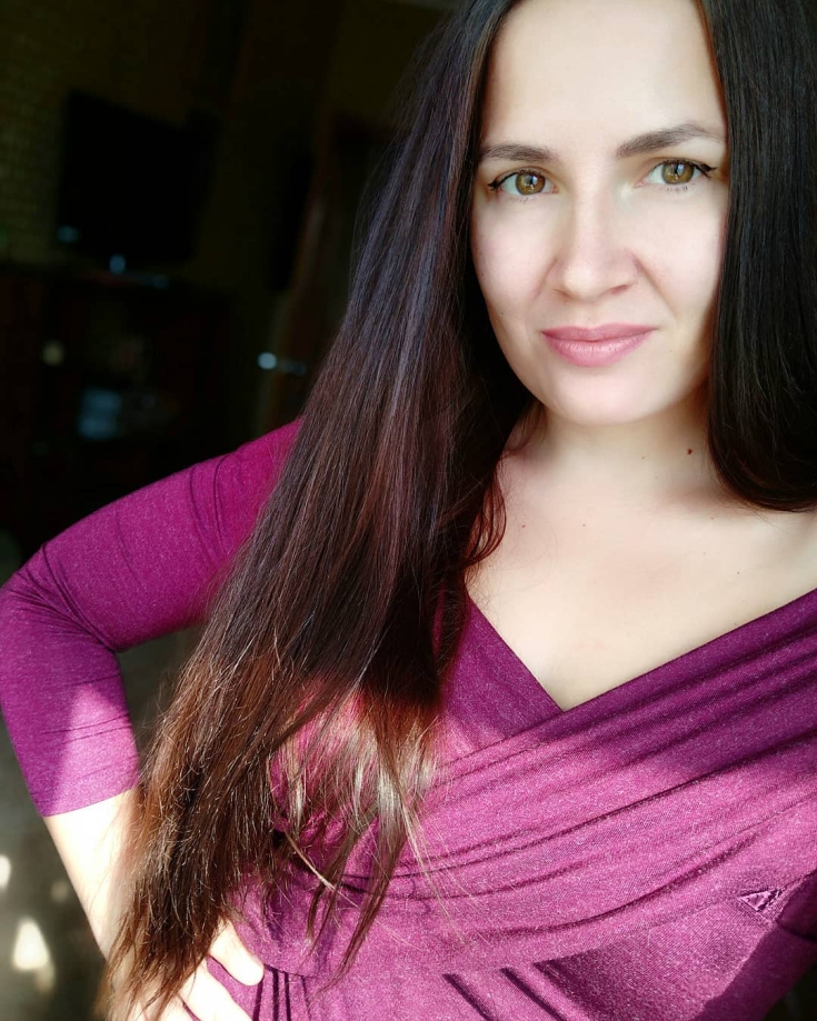Couleur des cheveux peau pâle yeux marron