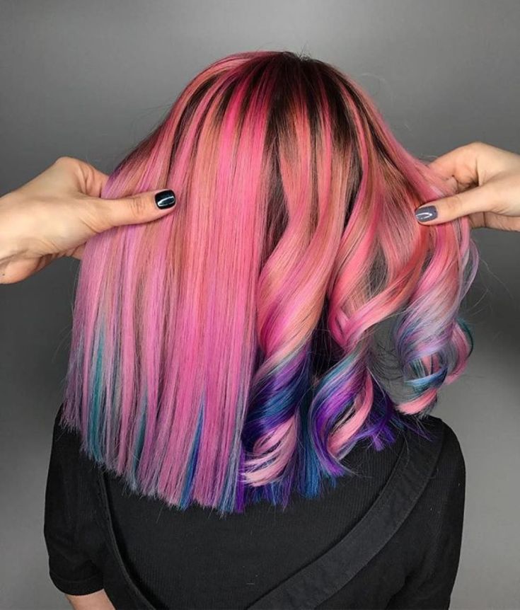 (+135 photo) Teindre les cheveux de l'enfant en rose