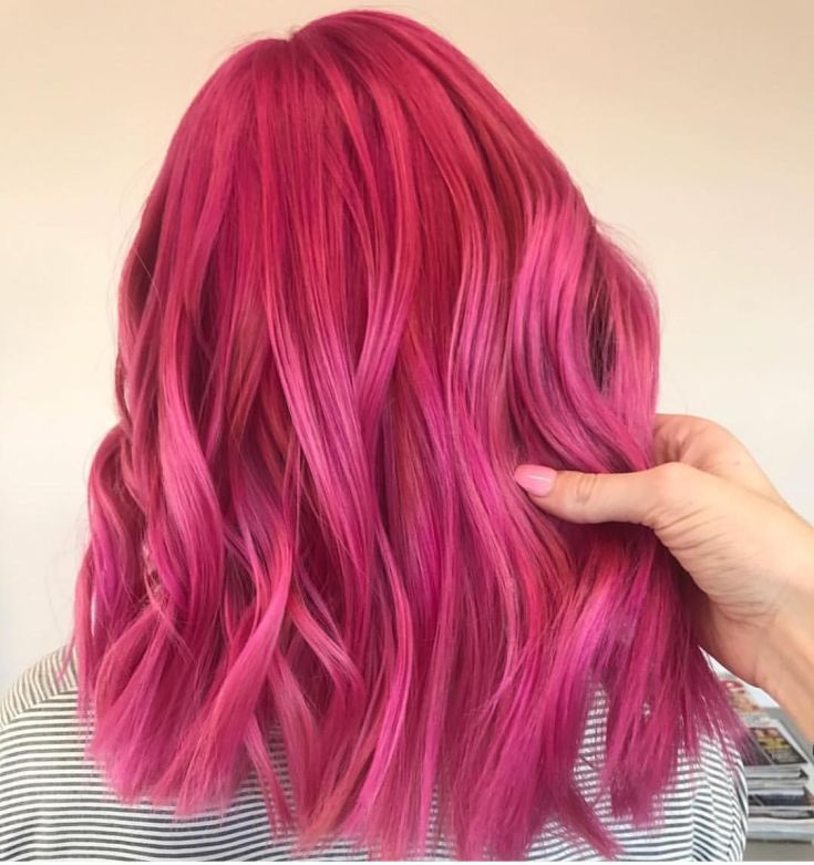 (+135 photo) Teindre les cheveux de l'enfant en rose