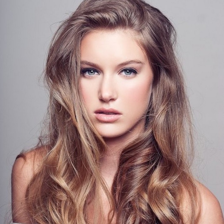 Couleur de cheveux claire pour les yeux gris
