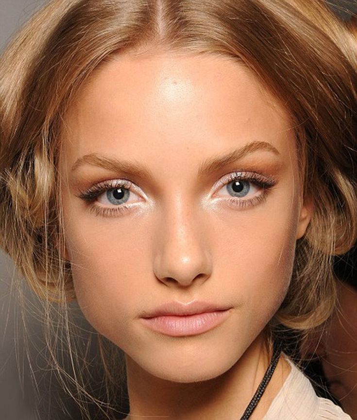 Couleur de cheveux claire pour les yeux gris
