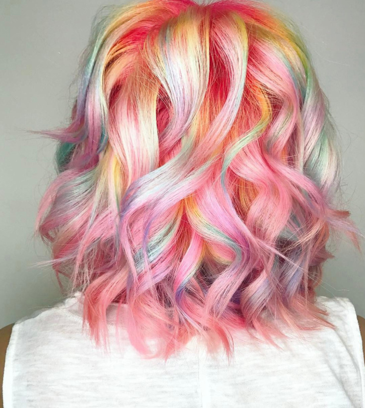 (+135 photo) Teindre les cheveux de l'enfant en rose