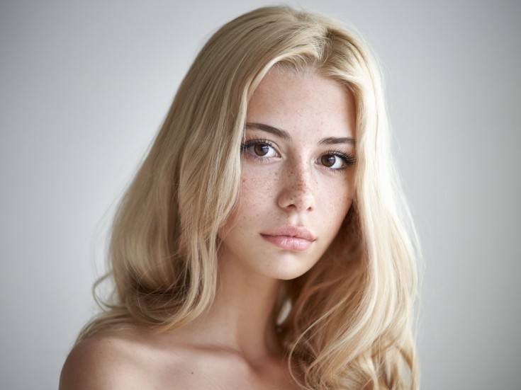 (+150 photo) Couleur de cheveux claire pour les yeux marrons
