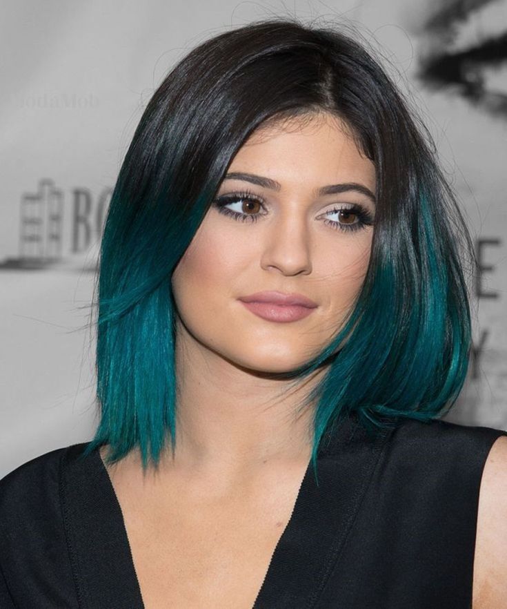 (+180 photos) Coloration cheveux noirs pour cheveux courts