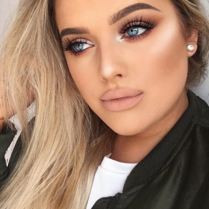 Couleur de cheveux claire pour les yeux gris