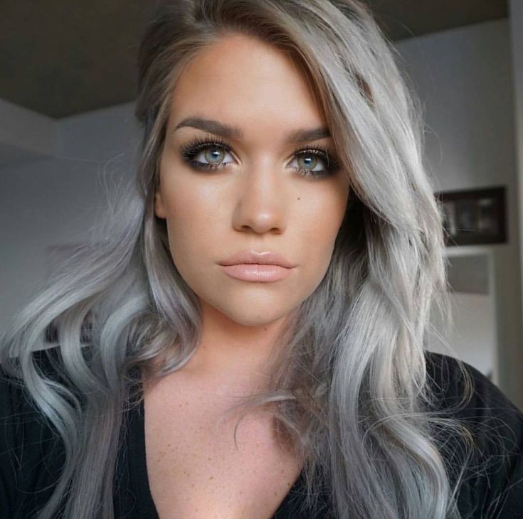 Couleur de cheveux claire pour les yeux gris
