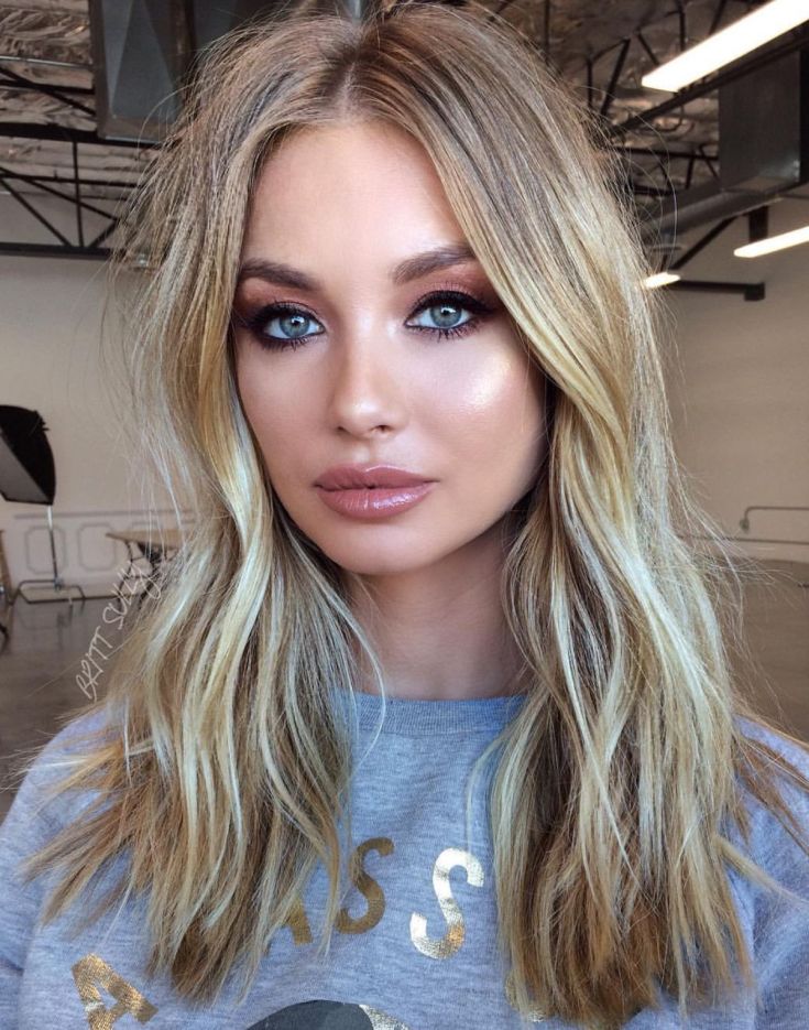 Couleur de cheveux claire pour les yeux gris