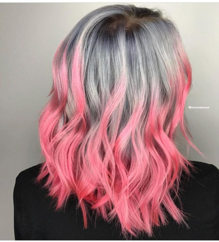 (+135 photo) Teindre les cheveux de l'enfant en rose