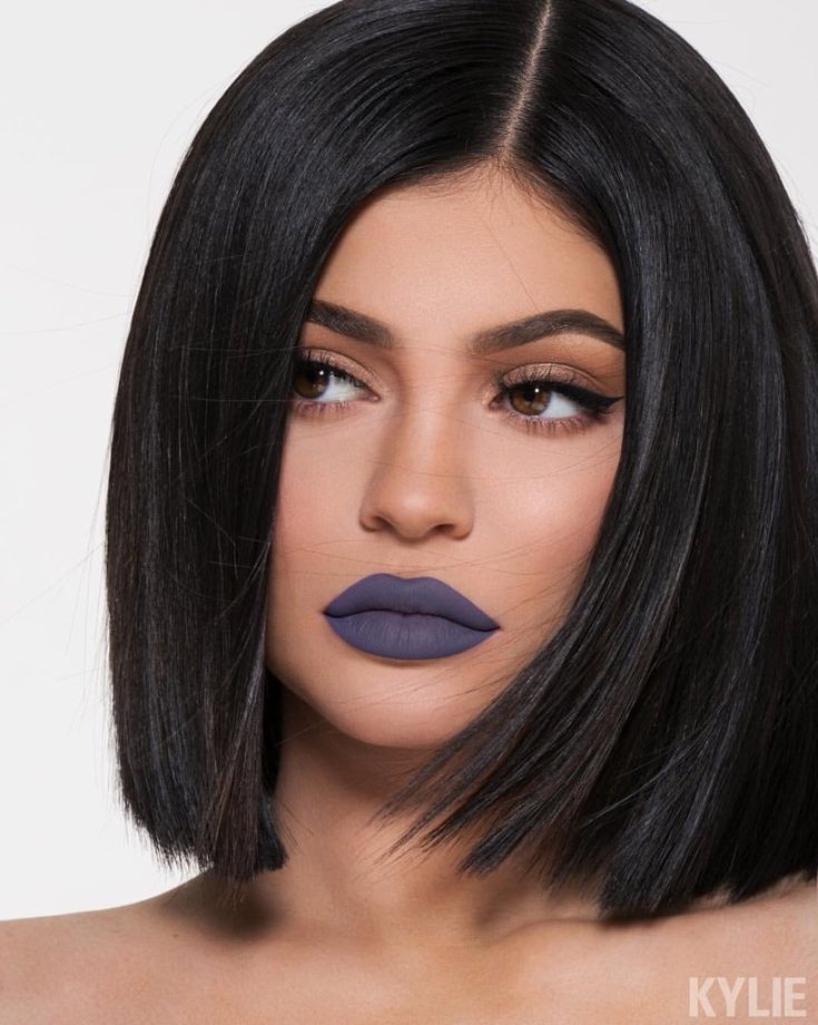 (+180 photos) Coloration cheveux noirs pour cheveux courts