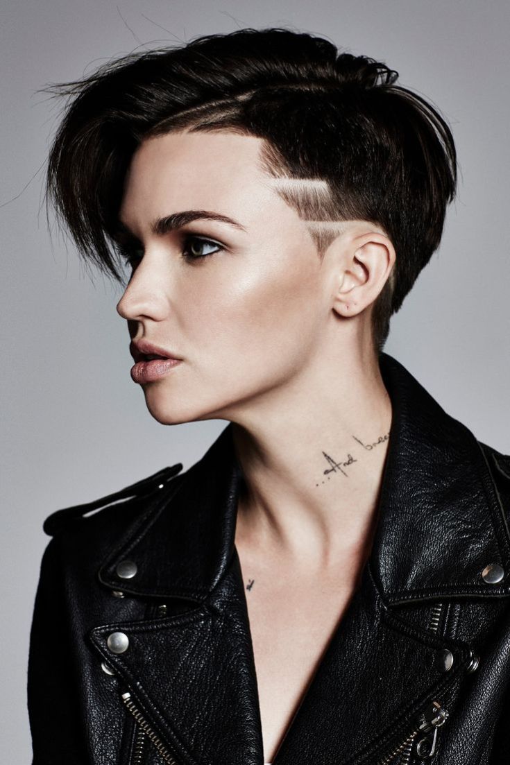 (+180 photos) Coloration cheveux noirs pour cheveux courts