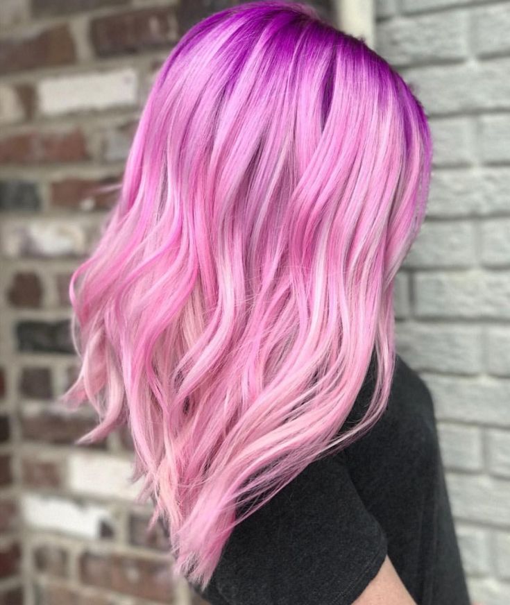 (+135 photo) Teindre les cheveux de l'enfant en rose