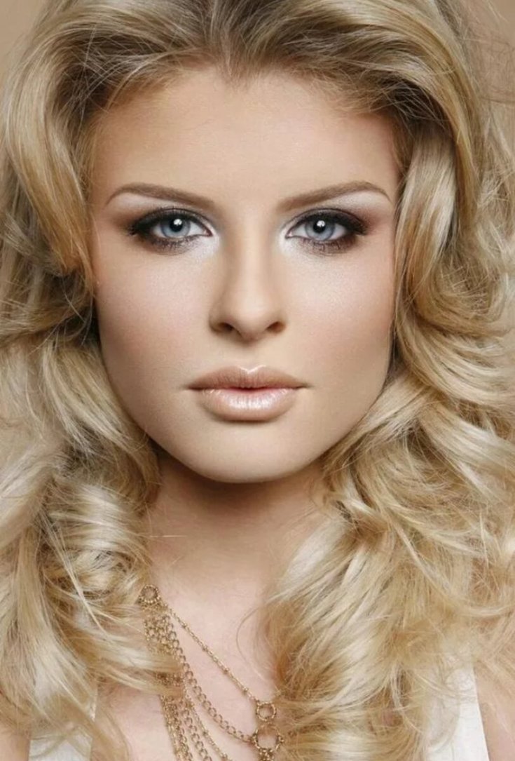 Couleur de cheveux claire pour les yeux gris