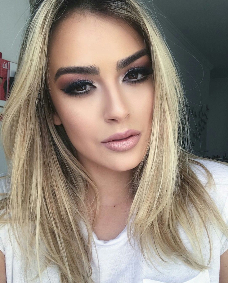 Couleur de cheveux claire pour les yeux bruns