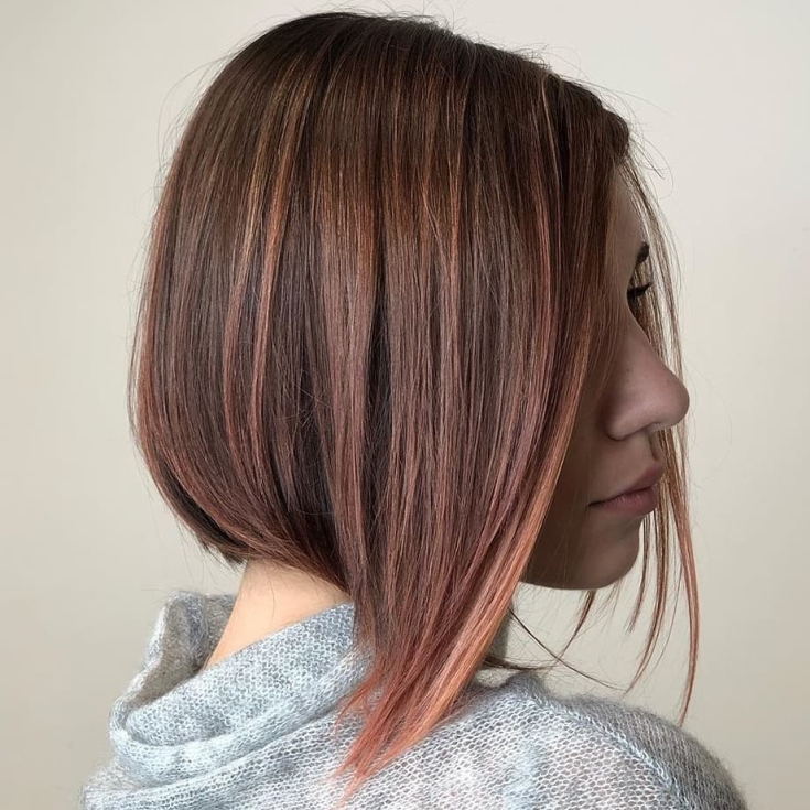 Coupe de cheveux pour cheveux mi-longs tendances de la mode d'automne