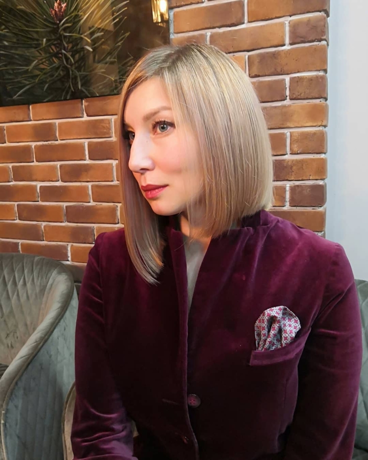 Coupe de cheveux pour cheveux mi-longs tendances de la mode d'automne