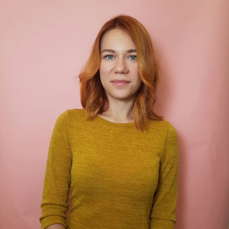 Coupe de cheveux pour cheveux mi-longs tendances de la mode d'automne